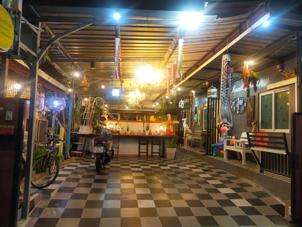 Ruenthip Homestay Bangkok Eksteriør bilde