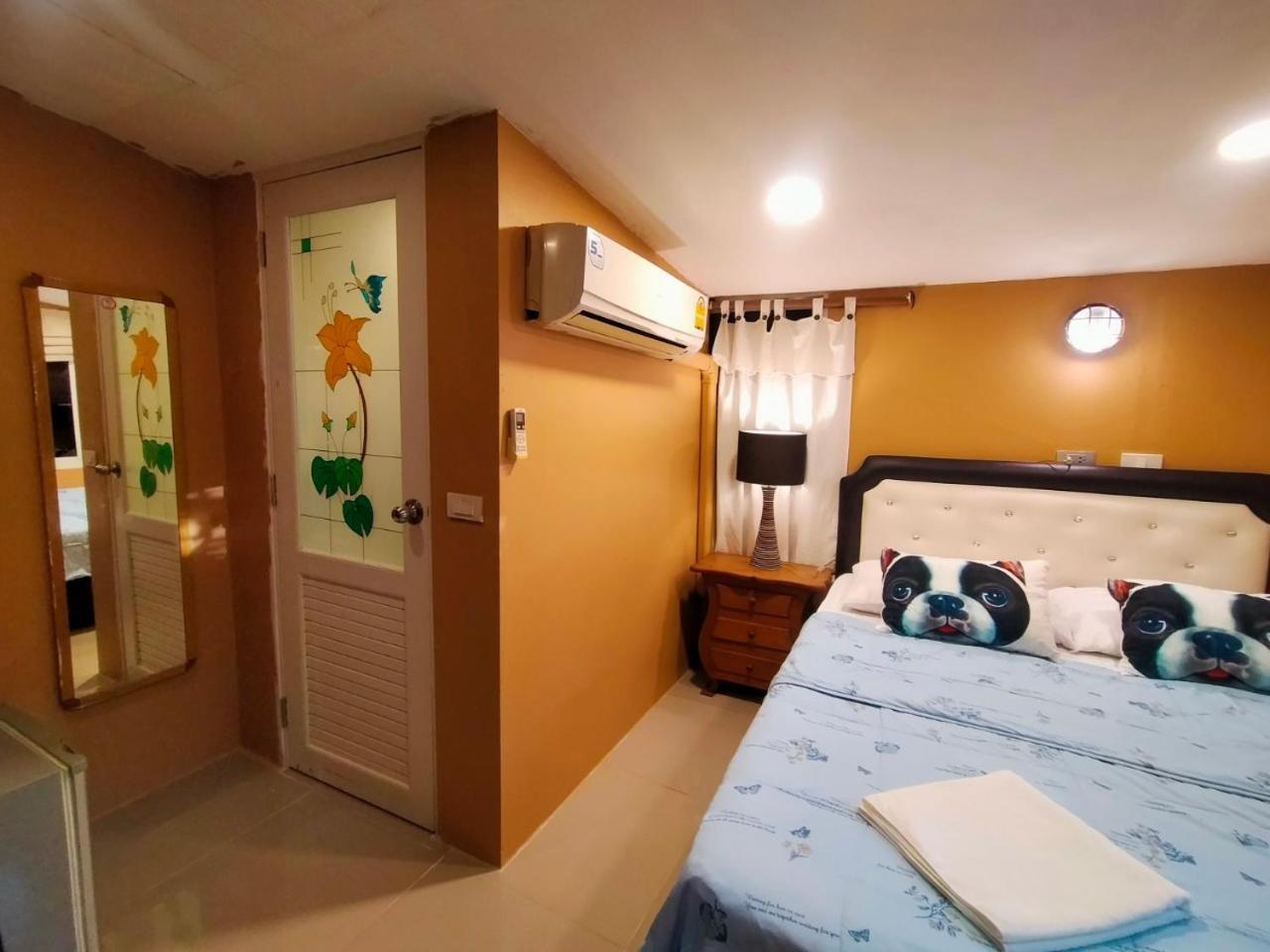 Ruenthip Homestay Bangkok Eksteriør bilde