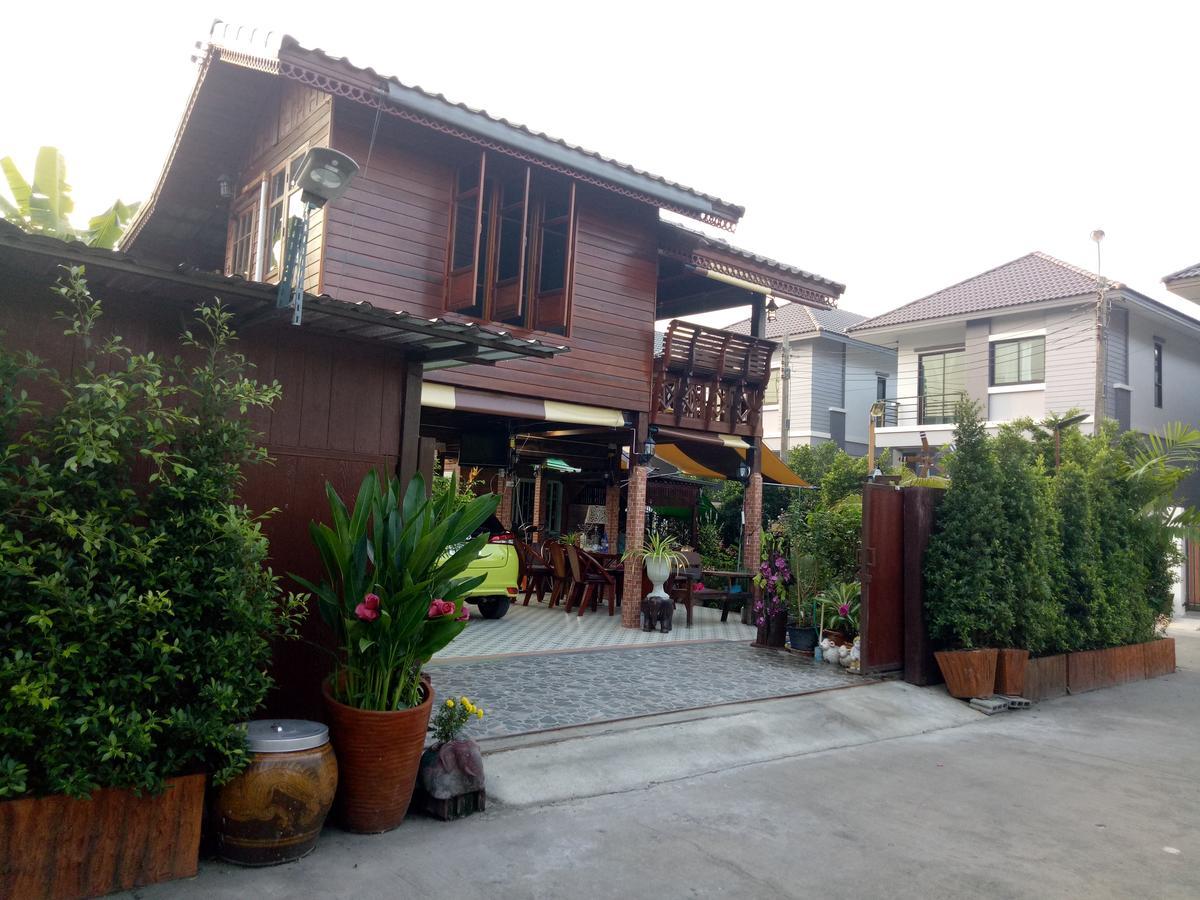 Ruenthip Homestay Bangkok Eksteriør bilde