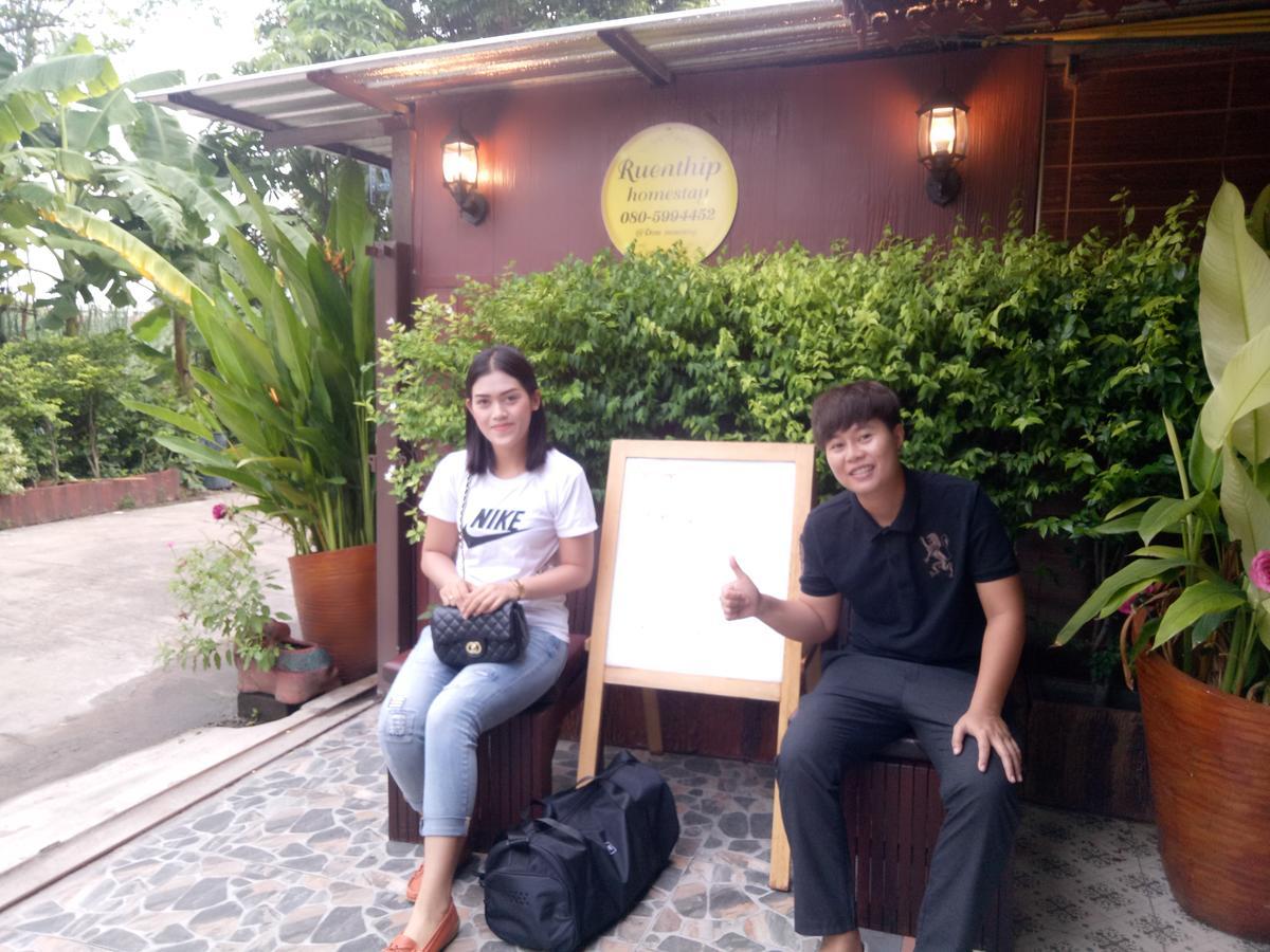 Ruenthip Homestay Bangkok Eksteriør bilde
